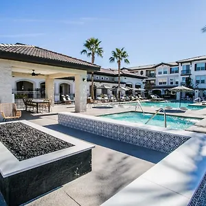 Apartment Beautiful Townhome With Garage In Vegas, Las Vegas